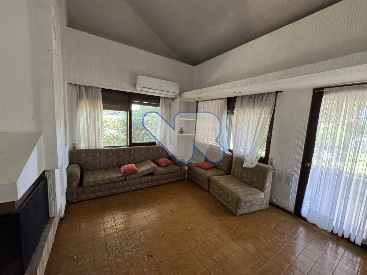 Casa ID.206 - Casa en venta en La Mansa - P8 | Gran terreno | Ideal para reciclar