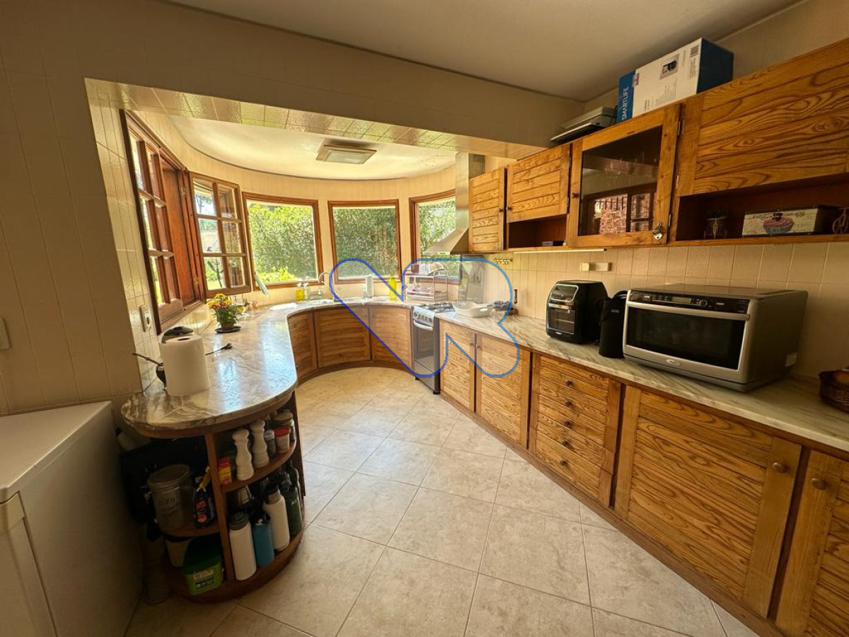 Casa ID.236 - Venta y Alquiler de Temporada Casa 5D Lugano con Piscina climatizada 