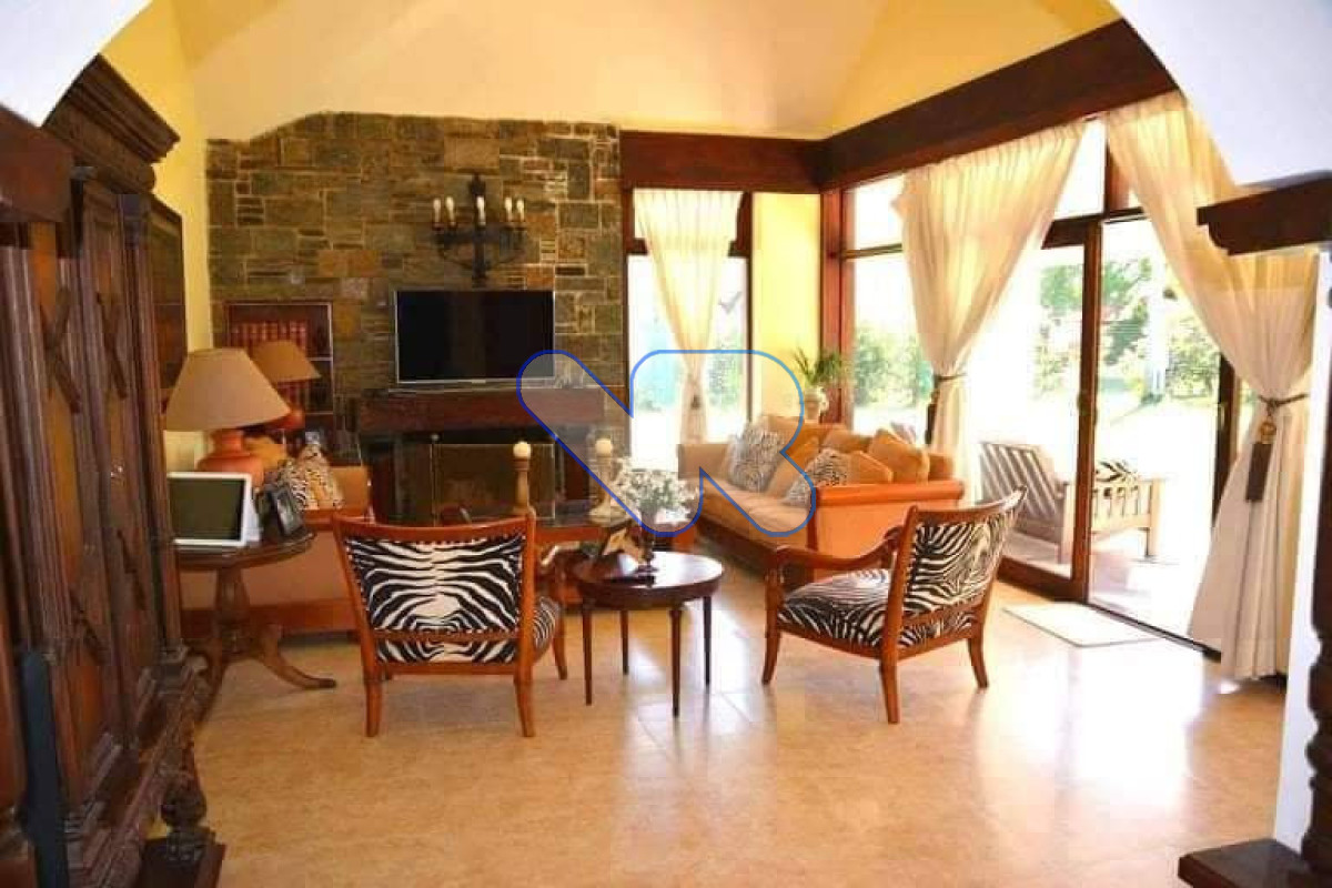 Casa ID.232 - Alquiler de Temporada Casa 5D Mansa con Piscina Climatizada 