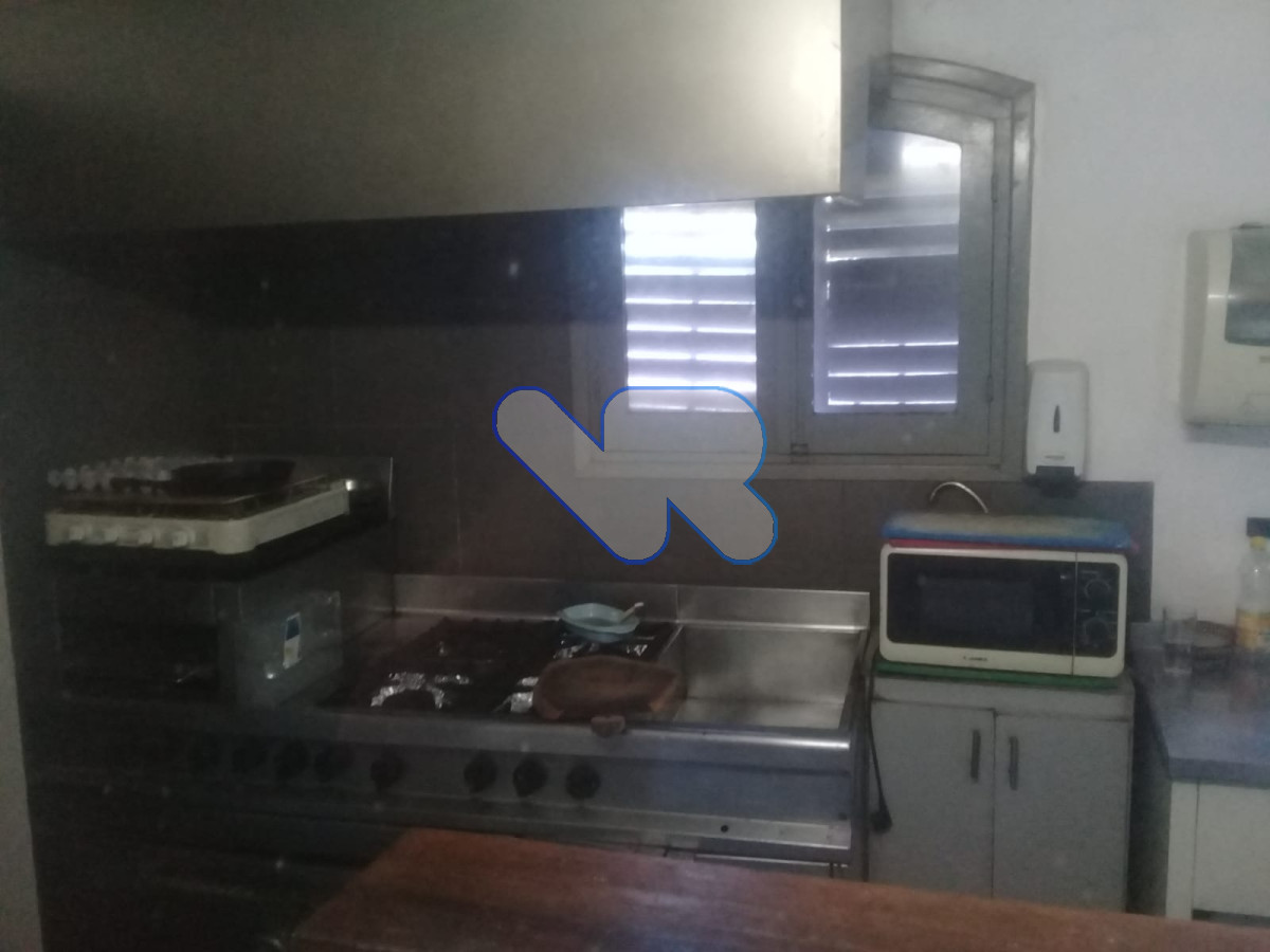 Casa ID.136 - Oportunidad VENDO y ALQUILER ANUAL Casa para Vivienda o Local Comercial  Excelente Ubicación en Maldonado