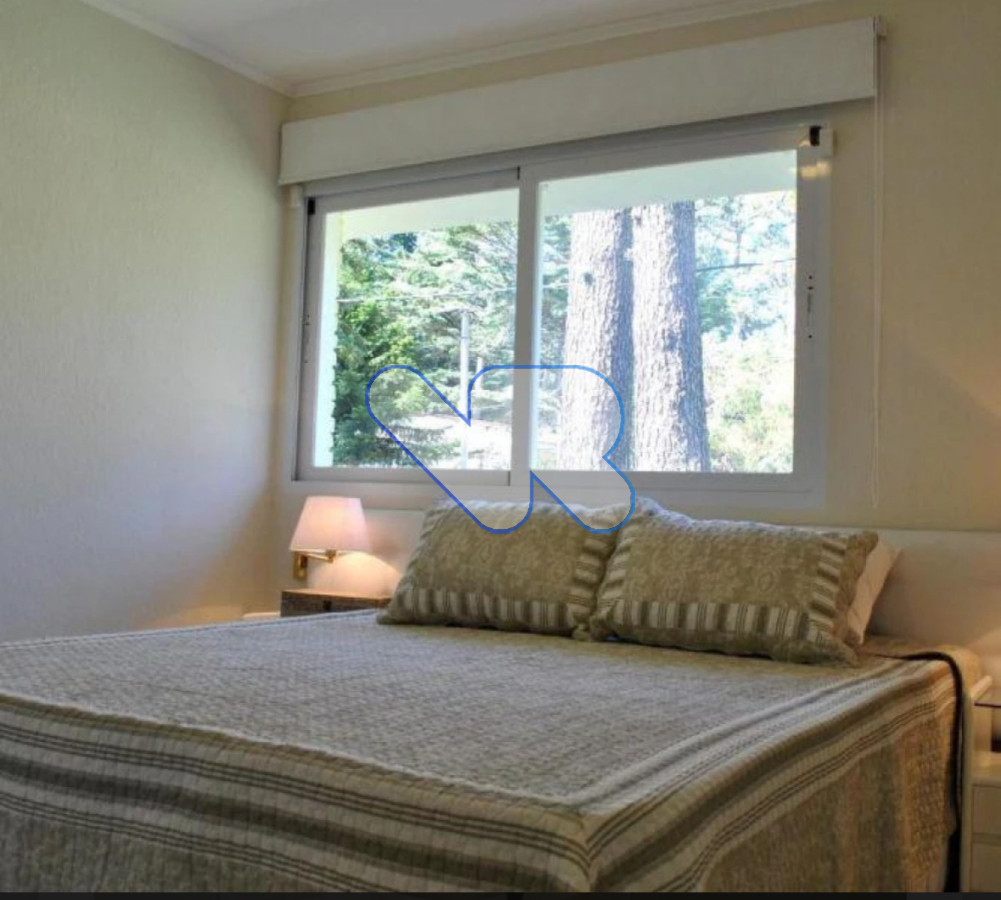 Casa ID.55 - Vendo-Alquilo  anual espectacular residencia  4 dorm , totalmente reciclada,  piscina climatizada, pàrrillero, alto nivel 