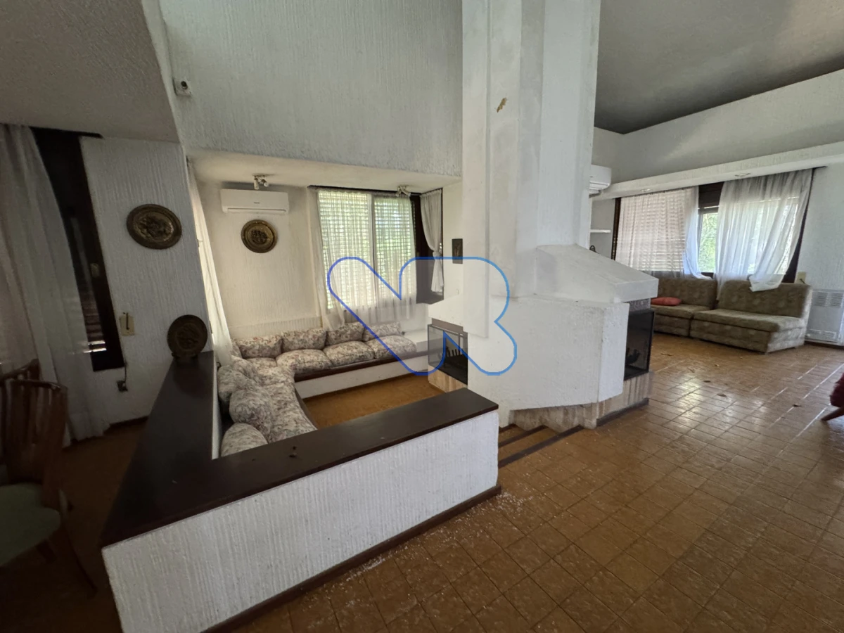Casa ID.206 - Casa en venta en La Mansa - P8 | Gran terreno | Ideal para reciclar