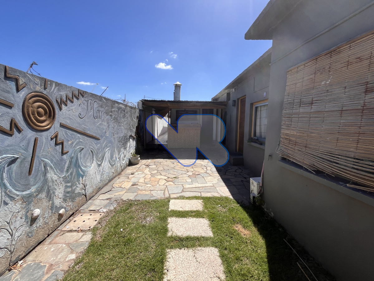 Casa ID.136 - Oportunidad VENDO y ALQUILER ANUAL Casa para Vivienda o Local Comercial  Excelente Ubicación en Maldonado