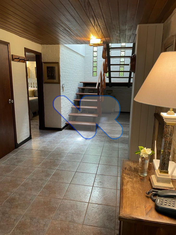Casa ID.245 - Venta y Alquiler Anual Casa 4D Lugano con Piscina 