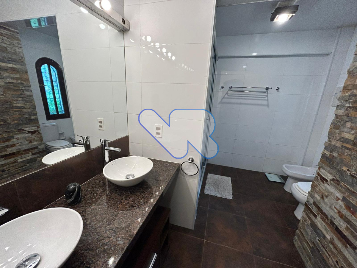 Casa ID.14 - Alquiler temporal Casa 4 Dormitorios Y 3 Baños Excelente Ubicación Pinares