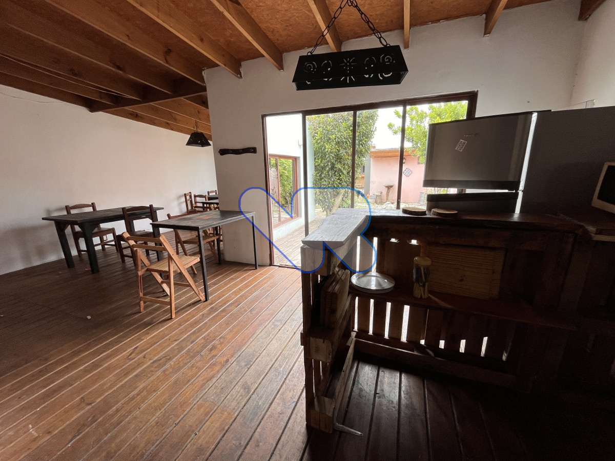 Casa ID.136 - Oportunidad VENDO y ALQUILER ANUAL Casa para Vivienda o Local Comercial  Excelente Ubicación en Maldonado