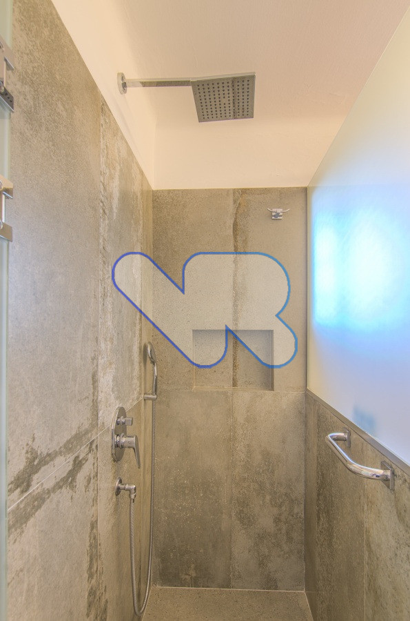 Casa ID.221 - Venta y Alquiler Anual Casa 6D y dep de serv con Piscina climatizada y Barbacoa Península  