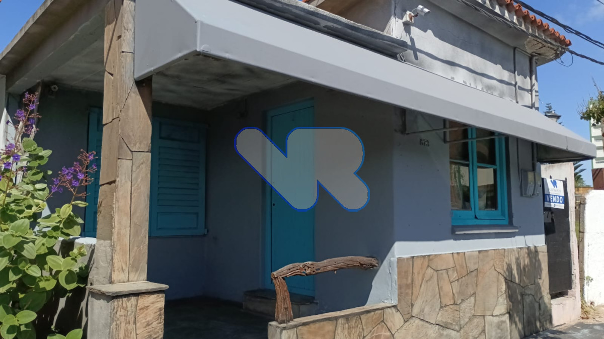 Casa ID.136 - Oportunidad VENDO y ALQUILER ANUAL Casa para Vivienda o Local Comercial  Excelente Ubicación en Maldonado