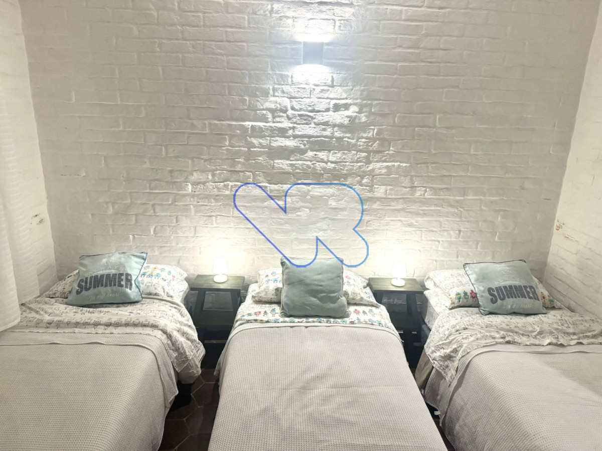 Casa ID.204 - Casa en alquiler verano 8 pers · Piscina · 3 dorm + servicio · Playa Brava Punta del Este