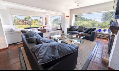 VENTA Y  ALQUILER Casa 8 Dormitorios En Suite Capacidad 16 Personas con piscina y Barbacoa