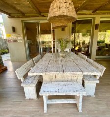 VENDO CASA 4 SUITES MODERNA EN BARRIO PRIVADO