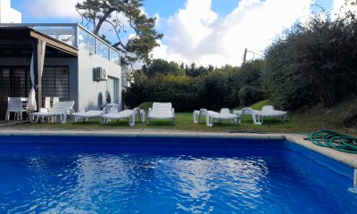 VENDO CASA 4 DORM, PISCINA Y BARBACOA