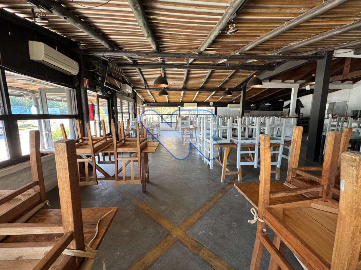 Local Comercial ID.186 - VENTA DE LLAVES y ALQUILER LOCAL COMERCIAL RESTAURANTE EN PUNTA BALLENA, MALDONADO 