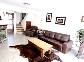 Venta de Casa, 3 Dormitorios, 2 Baños y Barbacoa en Barrio La Sonrisa