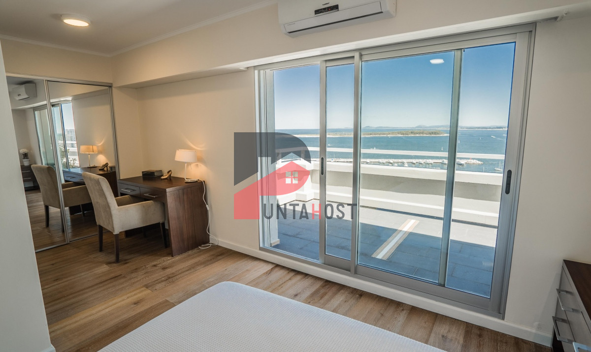 Apartamento ID.12 - Venta Penthouse, 2Master Suite, baño social en Edificio Monarca vista impactante desde todos los ambientes 