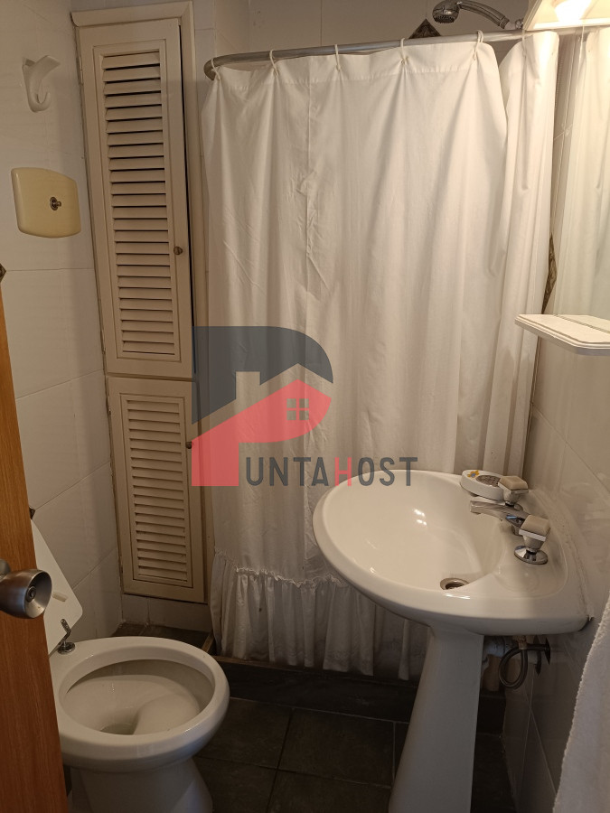 Apartamento ID.30 - Alquiler temporal apartamento de tres dormitorios en primera linea playa Brava