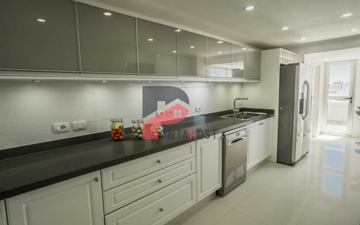 Apartamento ID.12 - Venta Penthouse, 2Master Suite, baño social en Edificio Monarca vista impactante desde todos los ambientes 