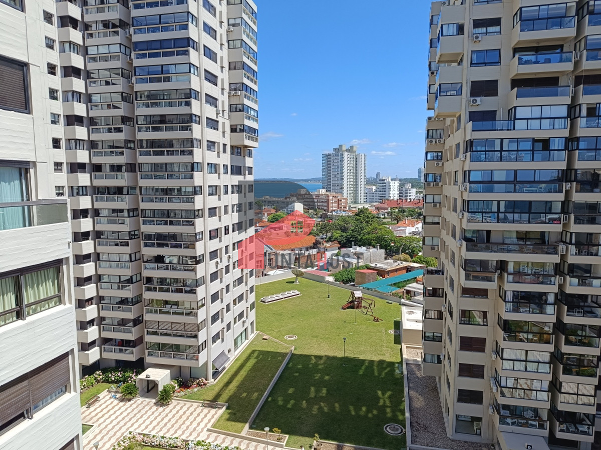 Apartamento ID.30 - Alquiler temporal apartamento de tres dormitorios en primera linea playa Brava