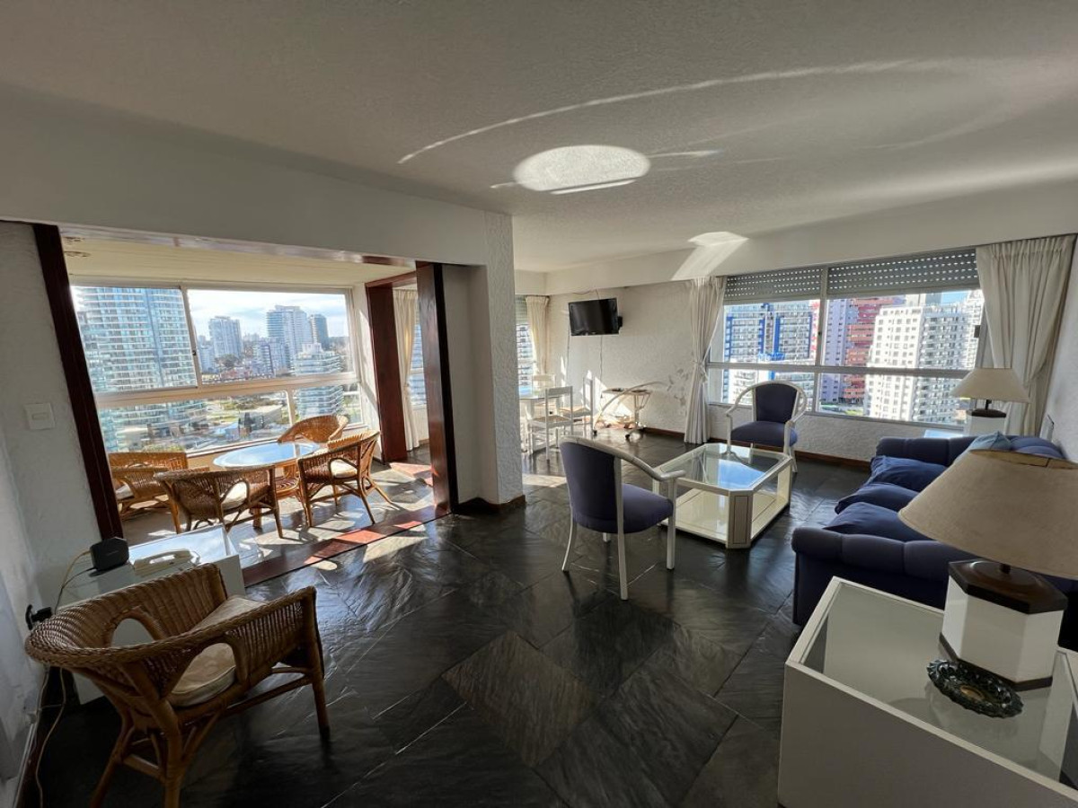 Venta apartamento 3 dormitorios con excelente vista