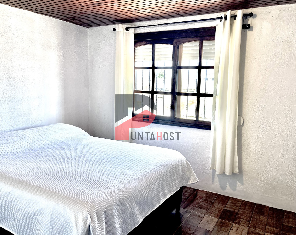 Casa ID.20 - Venta de Casa, 3 Dormitorios, 2 Baños y Barbacoa en Barrio La Sonrisa