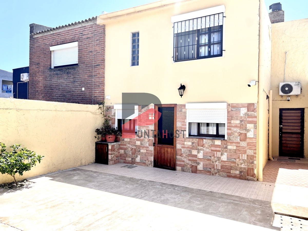 Casa ID.20 - Venta de Casa, 3 Dormitorios, 2 Baños y Barbacoa en Barrio La Sonrisa