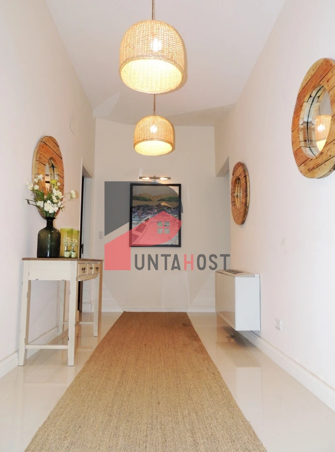 Casa ID.4 - Venta Casa 2 master suite, 2 dormitorios, a 1 cuadra de playa Mansa