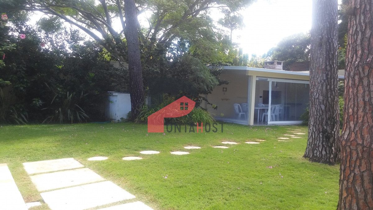 Casa ID.7 - Venta Casa con 4 dormitorios, 4 baños, en Playa Mansa