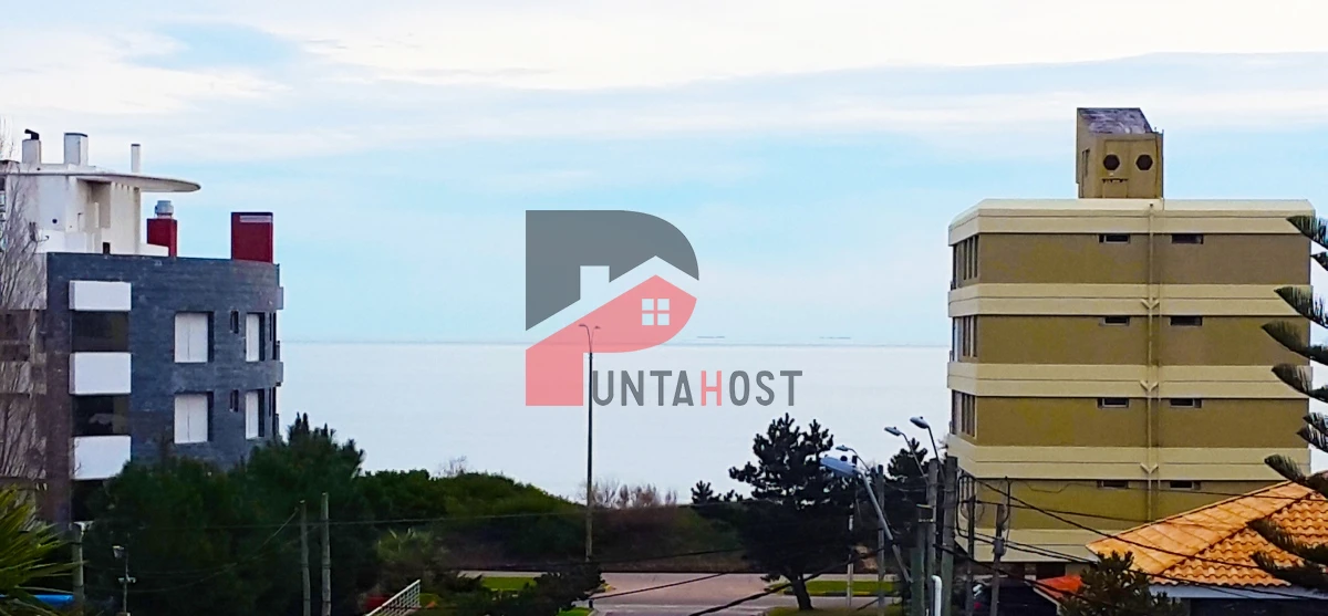 Casa ID.4 - Venta Casa 2 master suite, 2 dormitorios, a 1 cuadra de playa Mansa