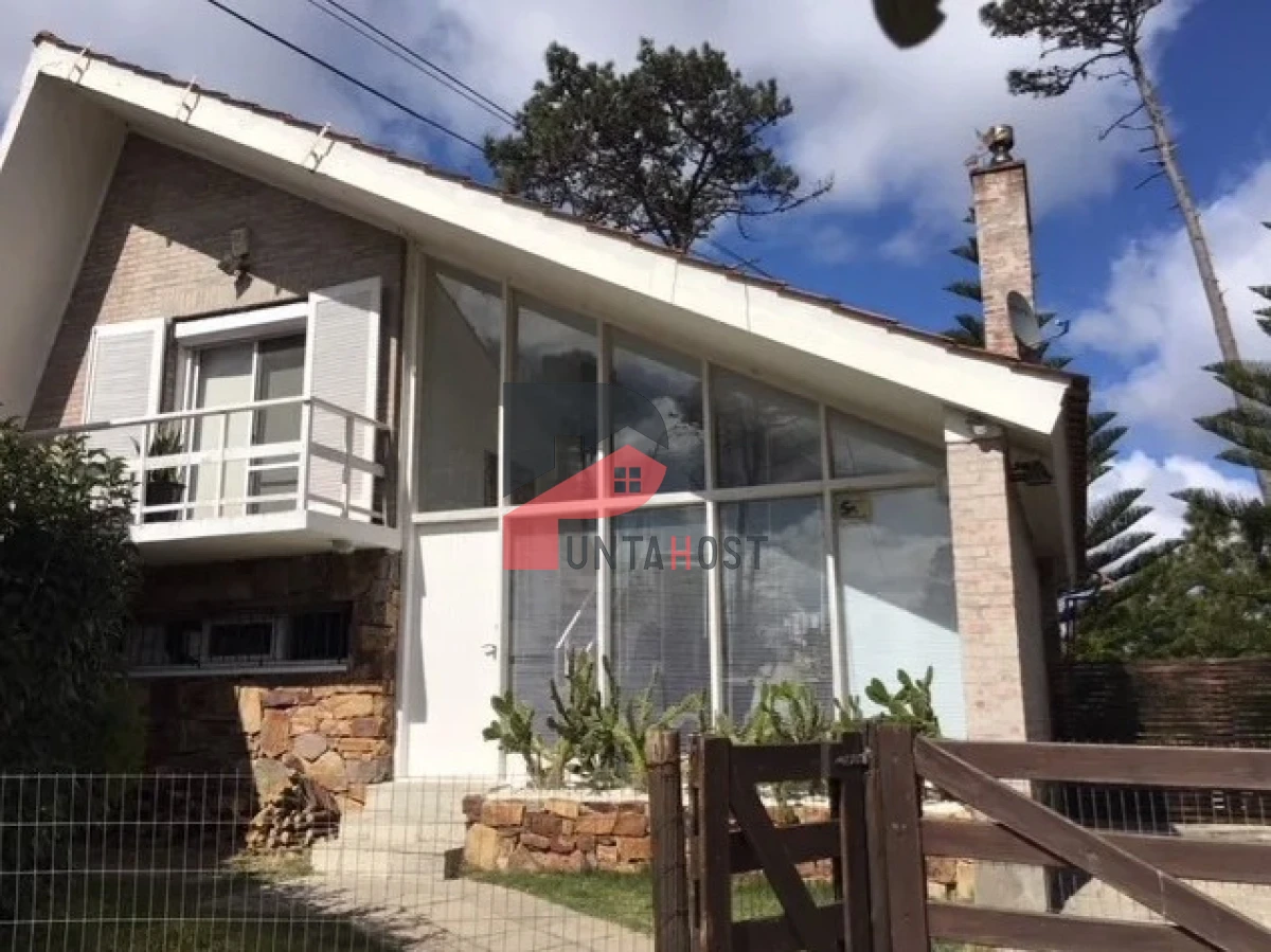 Casa ID.528 - Alquiler temporal casa en Pinares con piscina a 100 mts del mar