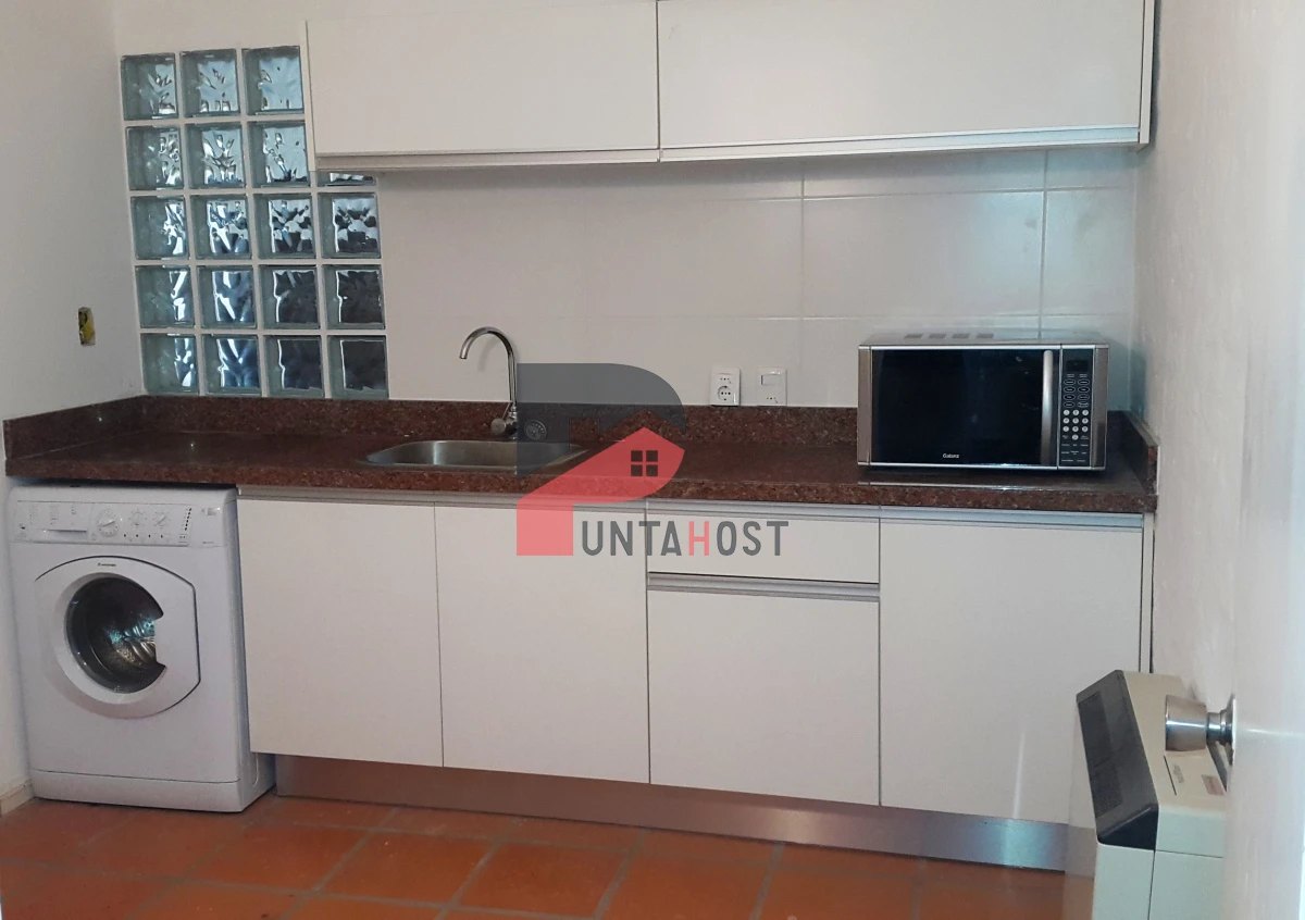 Casa ID.4 - Venta Casa 2 master suite, 2 dormitorios, a 1 cuadra de playa Mansa