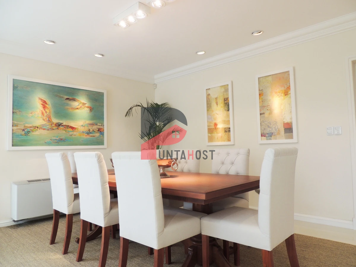 Casa ID.4 - Venta Casa 2 master suite, 2 dormitorios, a 1 cuadra de playa Mansa