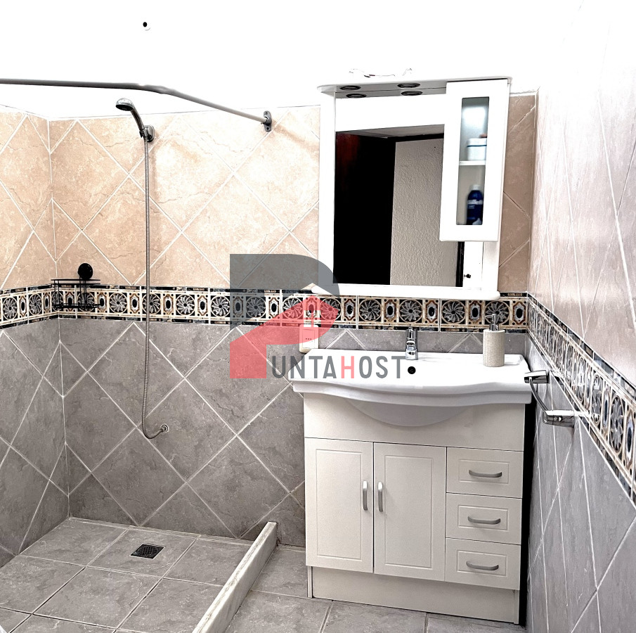 Casa ID.20 - Venta de Casa, 3 Dormitorios, 2 Baños y Barbacoa en Barrio La Sonrisa