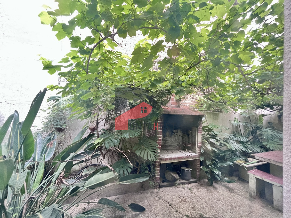 Casa ID.21 - Venta de Casa, 5 Dormitorios, 3 Baños, Patios y Garage en La Blanqueada,