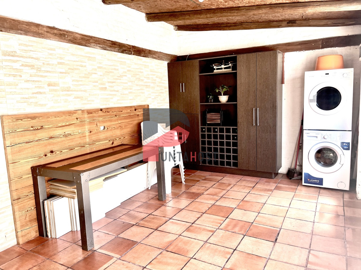 Casa ID.20 - Venta de Casa, 3 Dormitorios, 2 Baños y Barbacoa en Barrio La Sonrisa