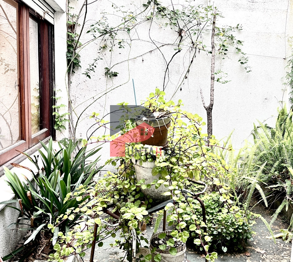 Casa ID.21 - Venta de Casa, 5 Dormitorios, 3 Baños, Patios y Garage en La Blanqueada,