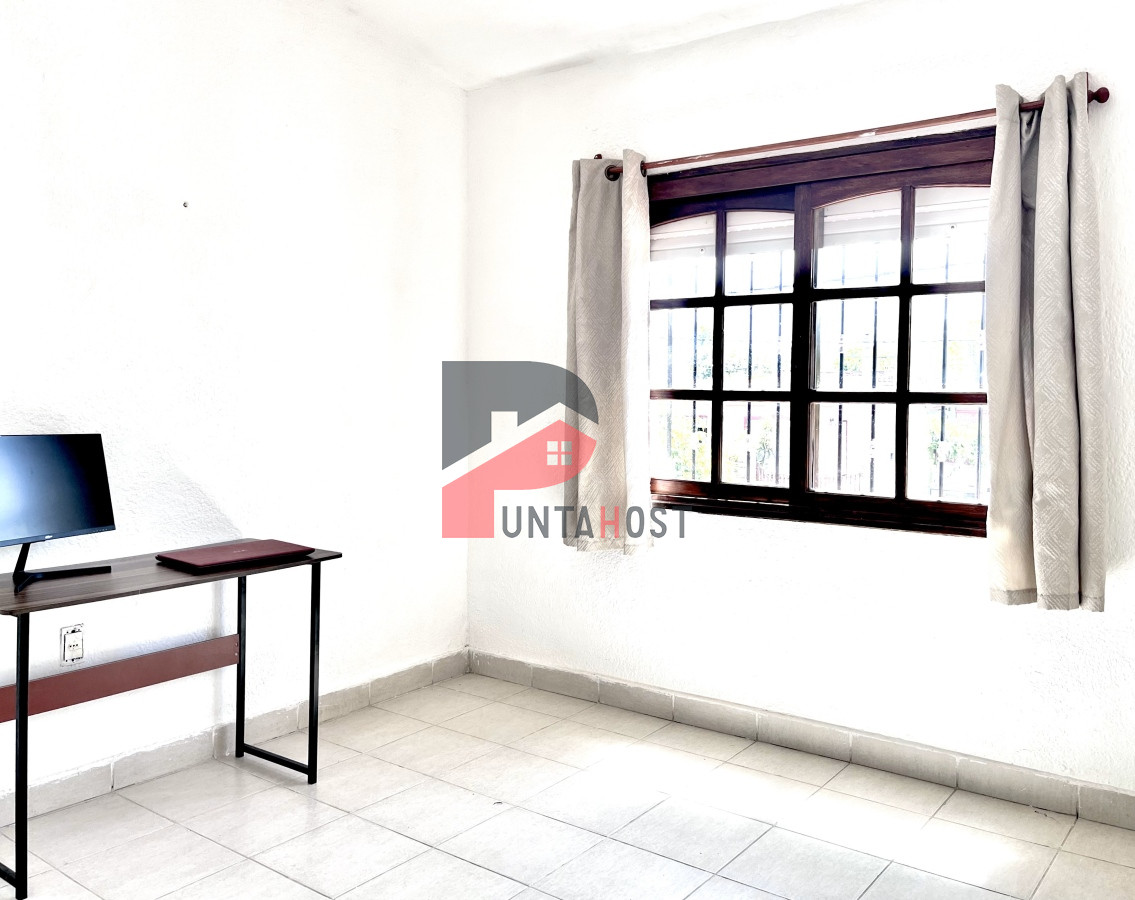 Casa ID.20 - Venta de Casa, 3 Dormitorios, 2 Baños y Barbacoa en Barrio La Sonrisa