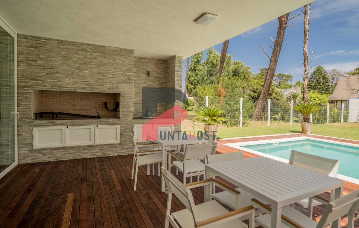 Casa ID.6 - Venta de Casa con tres suites, una master suite y dormitorio de servicio en Boulevard Park Mansa a estrenar