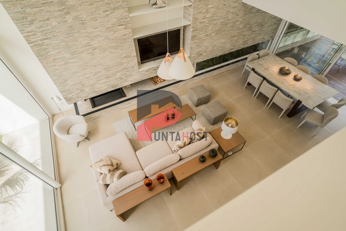 Casa ID.6 - Venta de Casa con tres suites, una master suite y dormitorio de servicio en Boulevard Park Mansa a estrenar
