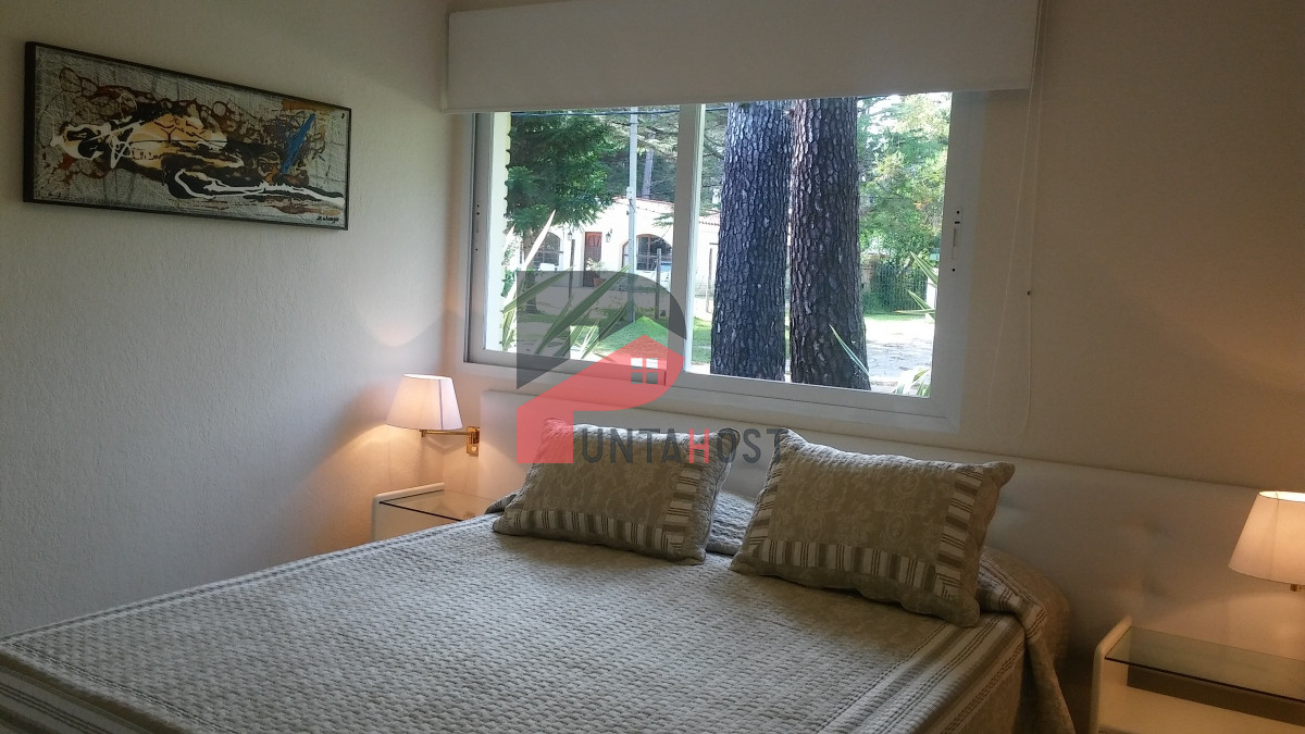Casa ID.7 - Venta Casa con 4 dormitorios, 4 baños, en Playa Mansa