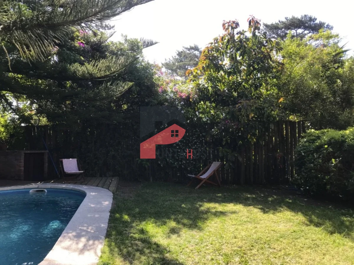 Casa ID.528 - Alquiler temporal casa en Pinares con piscina a 100 mts del mar