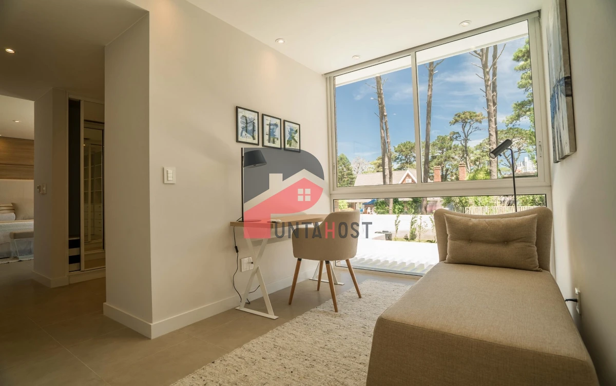 Casa ID.6 - Venta de Casa con tres suites, una master suite y dormitorio de servicio en Boulevard Park Mansa a estrenar