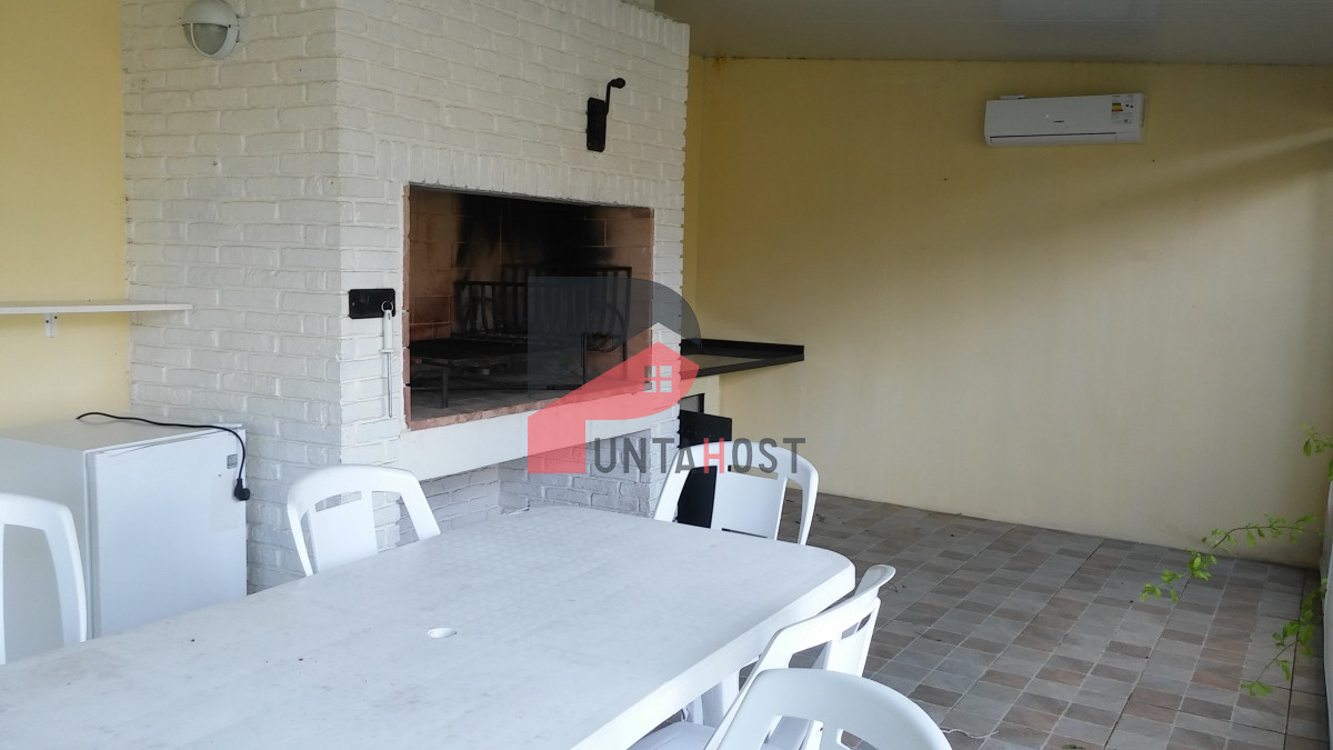 Casa ID.7 - Venta Casa con 4 dormitorios, 4 baños, en Playa Mansa
