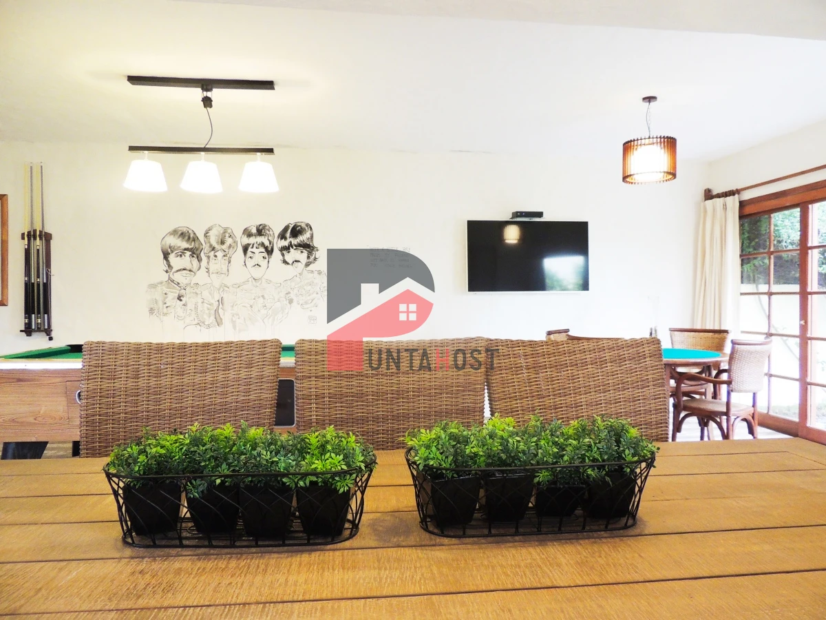 Casa ID.4 - Venta Casa 2 master suite, 2 dormitorios, a 1 cuadra de playa Mansa