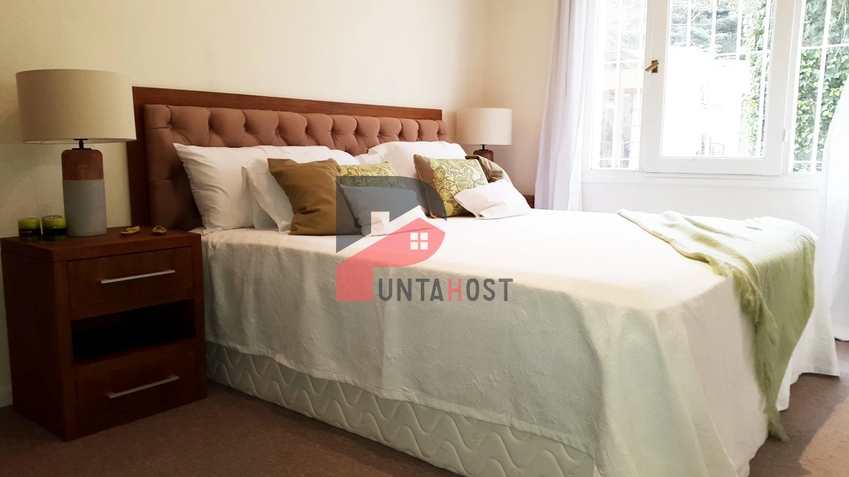 Casa ID.4 - Venta Casa 2 master suite, 2 dormitorios, a 1 cuadra de playa Mansa