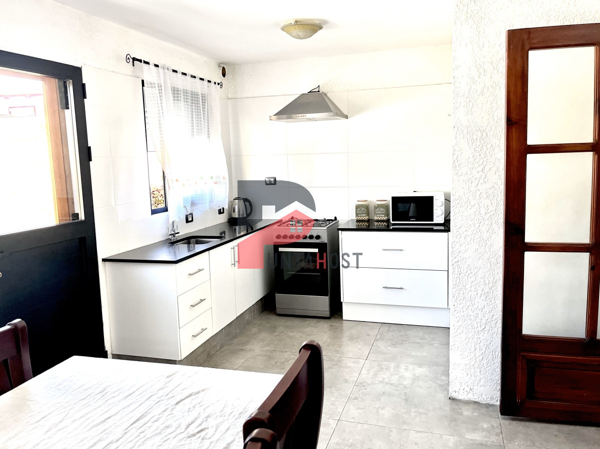 Casa ID.20 - Venta de Casa, 3 Dormitorios, 2 Baños y Barbacoa en Barrio La Sonrisa