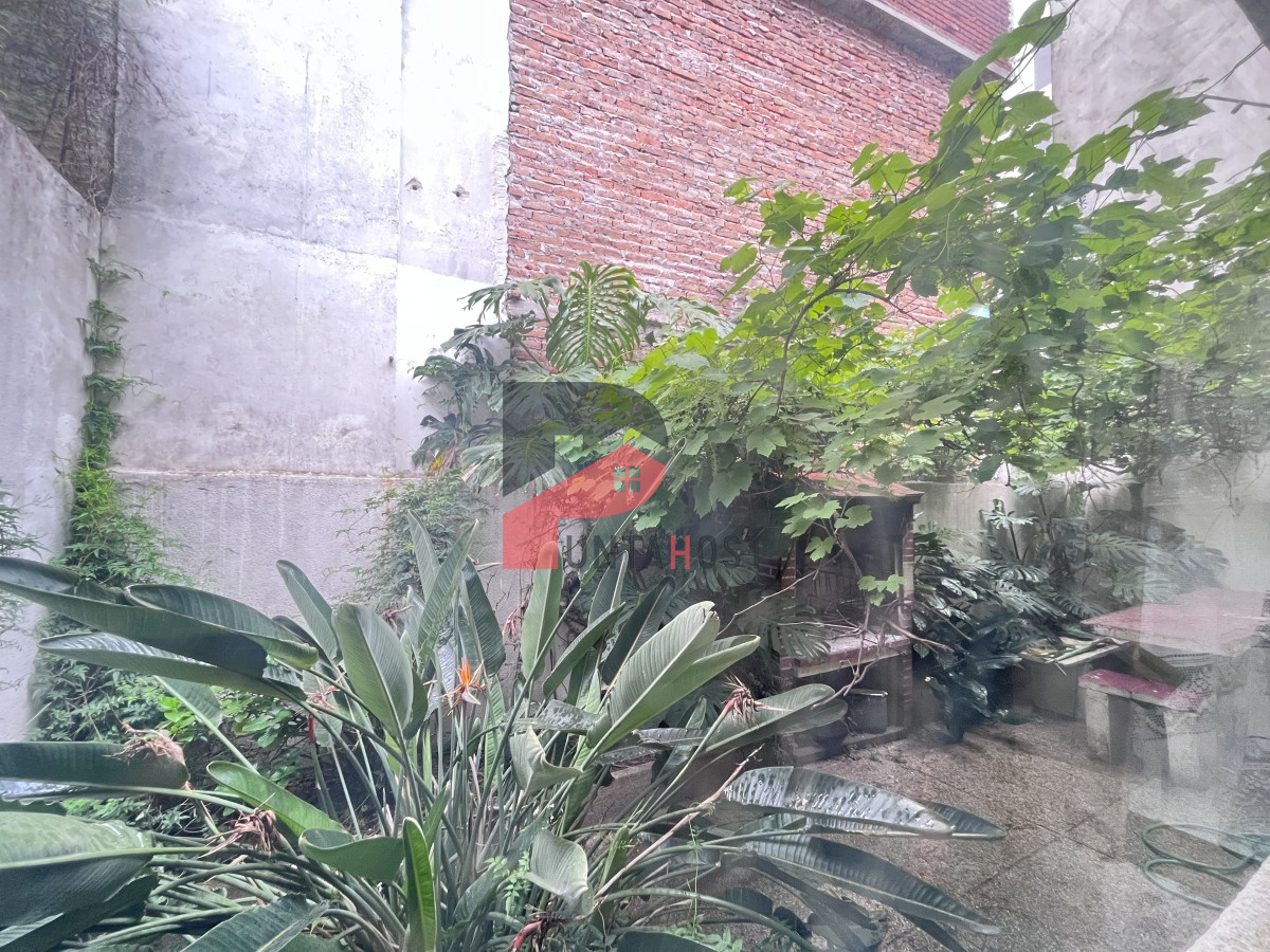 Casa ID.21 - Venta de Casa, 5 Dormitorios, 3 Baños, Patios y Garage en La Blanqueada,