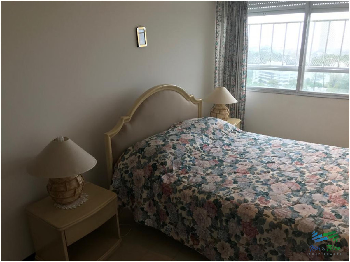 Apartamento ID.2802 - Venta apartamento de 3 dormitorios en Roosevelt 