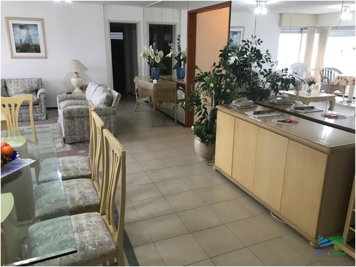 Apartamento ID.2802 - Venta apartamento de 3 dormitorios en Roosevelt 