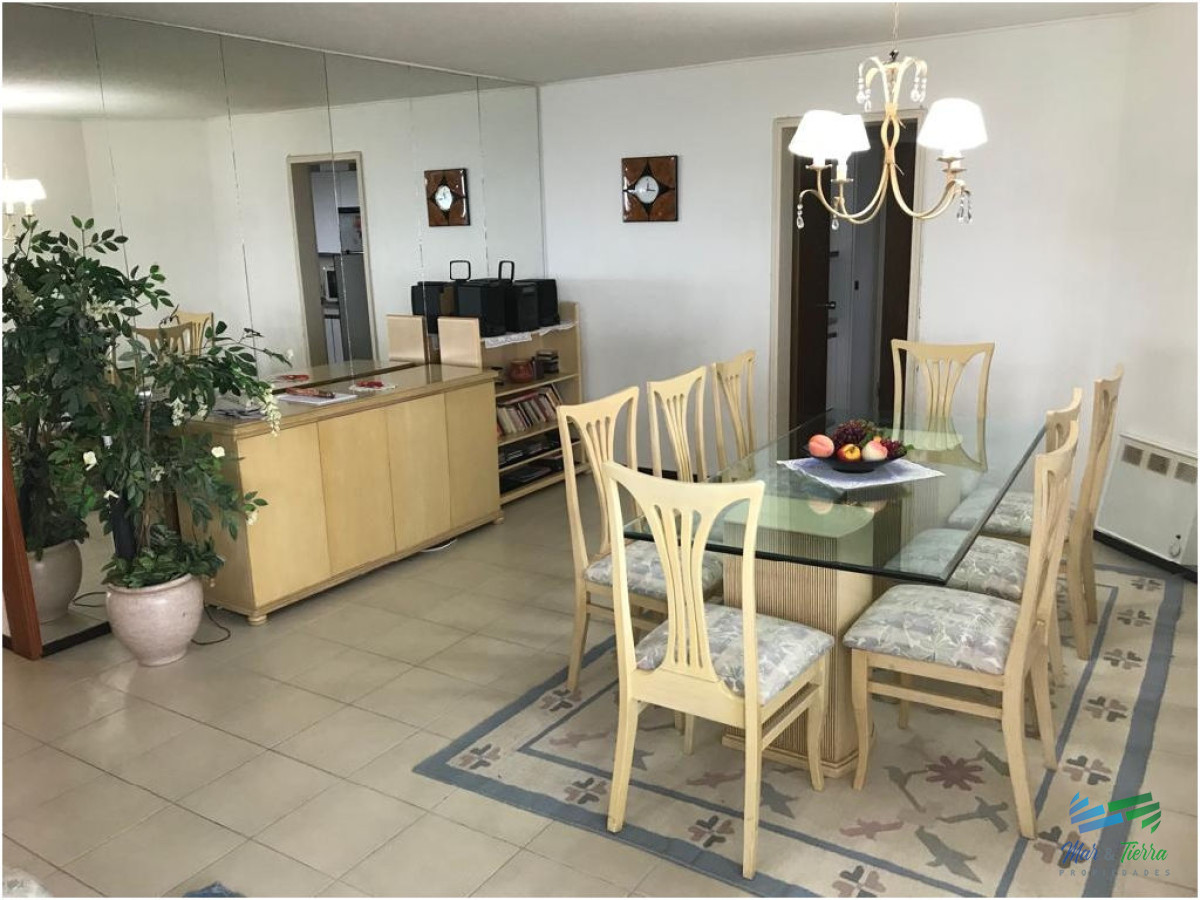 Apartamento ID.2802 - Venta apartamento de 3 dormitorios en Roosevelt 