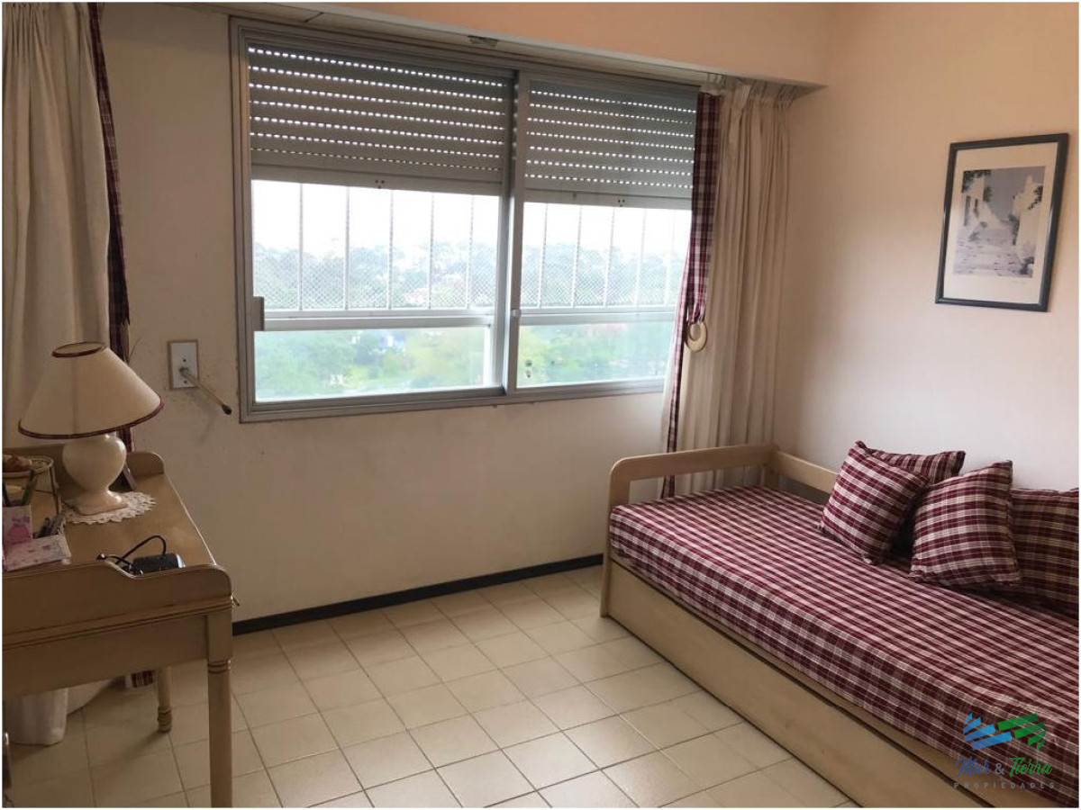 Apartamento ID.2802 - Venta apartamento de 3 dormitorios en Roosevelt 